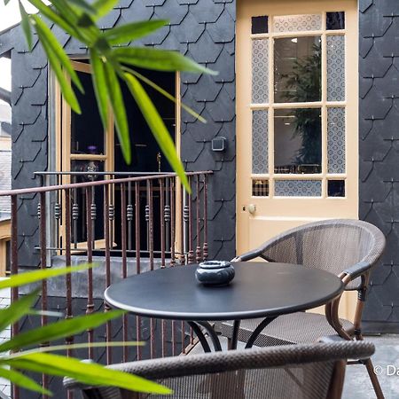 Suites Mana- Studio Art Ducal Avec Terrasse Sur L'Arriere De La Place Ducale Parking Inclus Шарлевиль-Мезьер Экстерьер фото