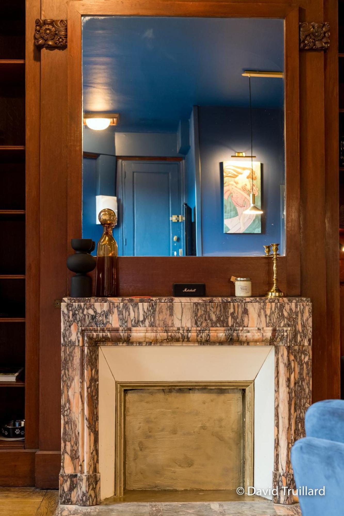 Suites Mana- Studio Art Ducal Avec Terrasse Sur L'Arriere De La Place Ducale Parking Inclus Шарлевиль-Мезьер Экстерьер фото